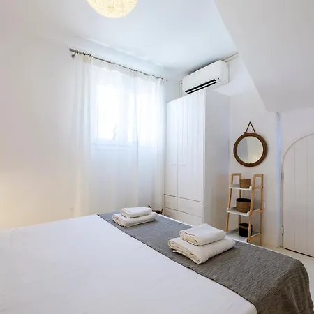 Sea Rock & Sky Private Mykonos 公寓式酒店 Merchia Beach